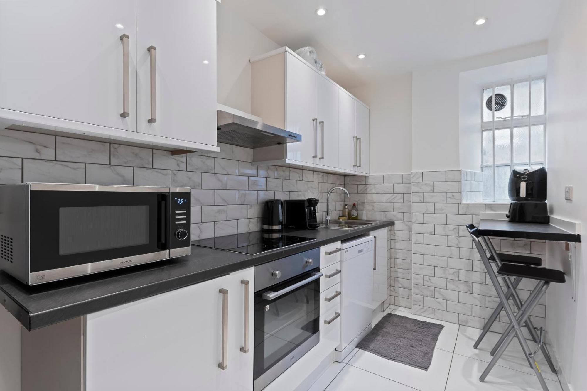 Cozy Step Away Hyde Park And Oxford Street Appartamento
